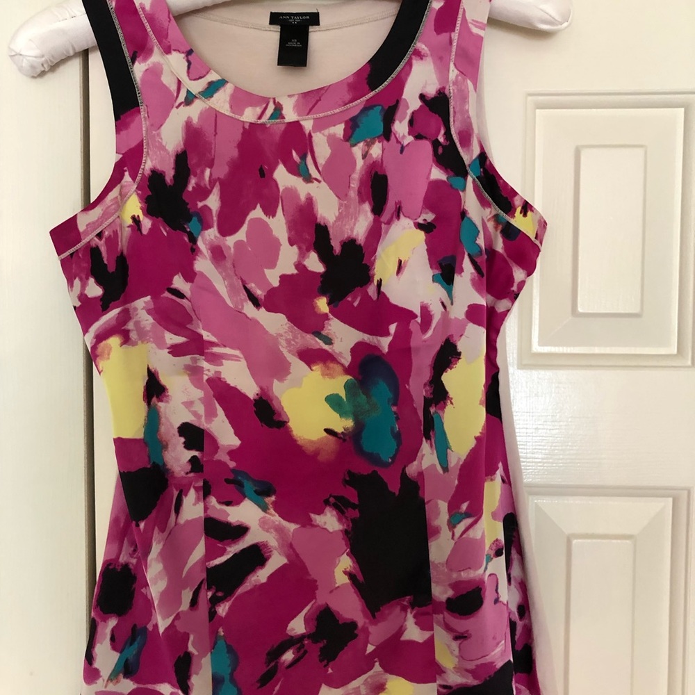🎈Ann Taylor Sleeveless Top🎈